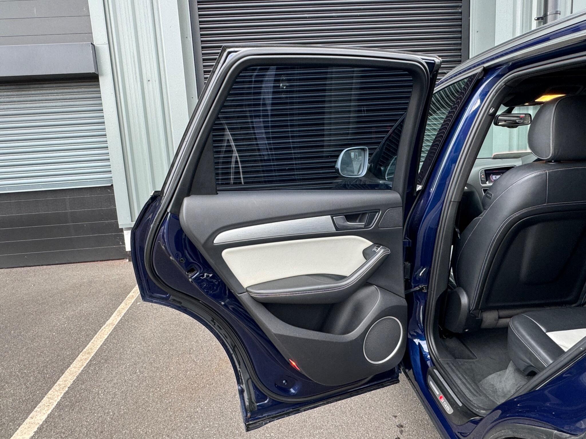 Audi SQ5 - Image 11