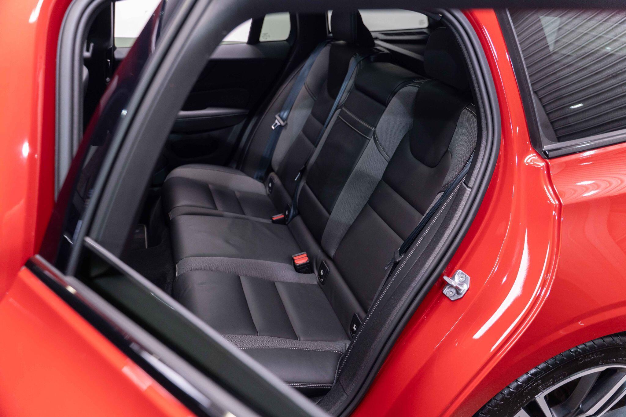 Volvo V60 - Image 15