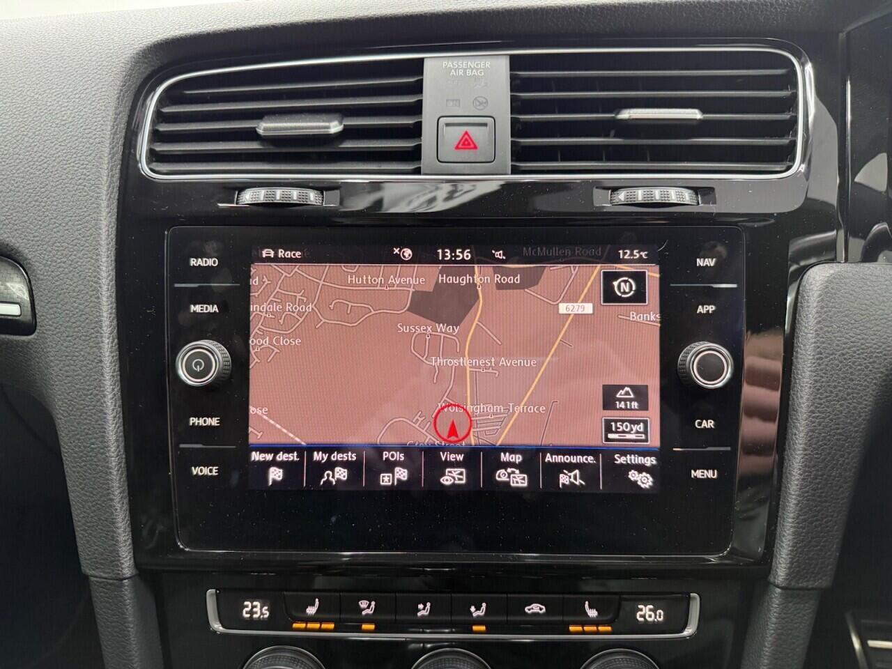 Volkswagen Golf - Image 33