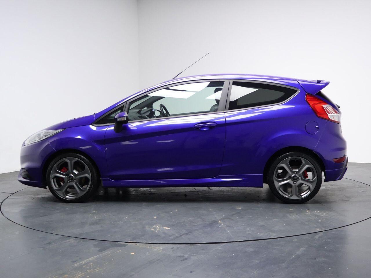 Ford Fiesta - Image 8