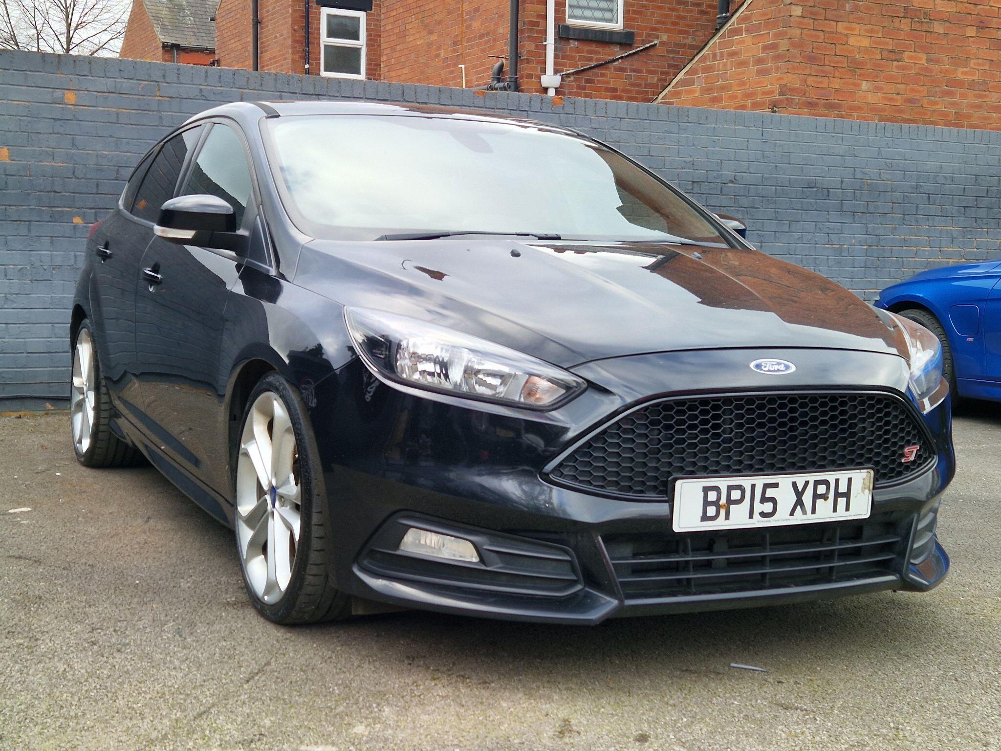 Ford Focus - Image 16