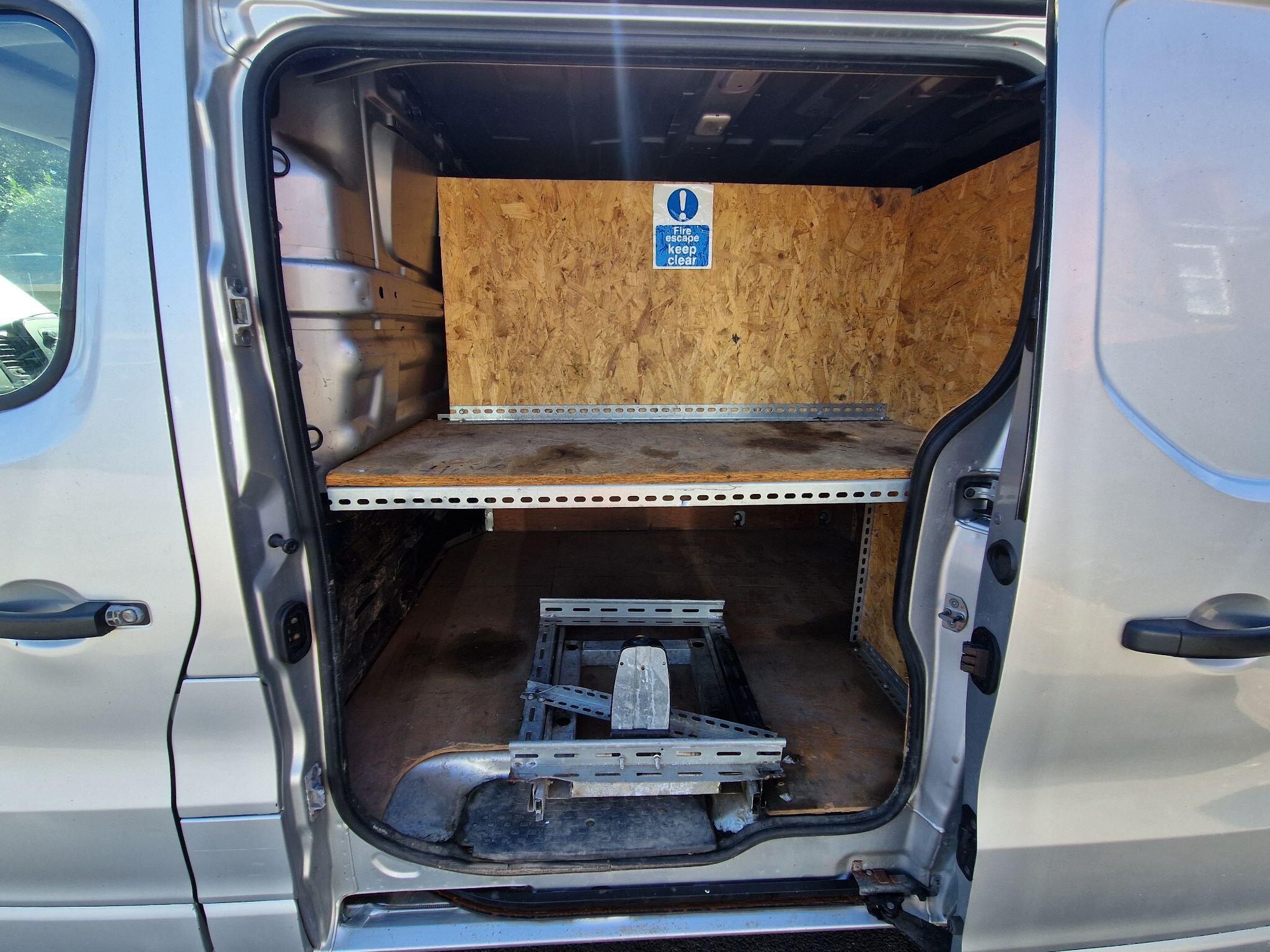 Vauxhall Vivaro - Image 15
