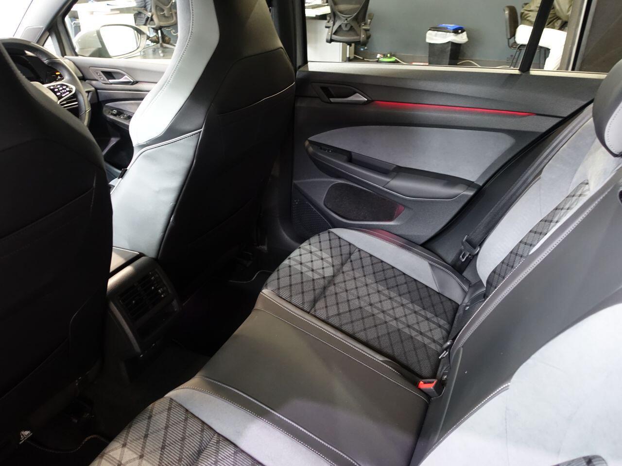 Volkswagen Golf - Image 38