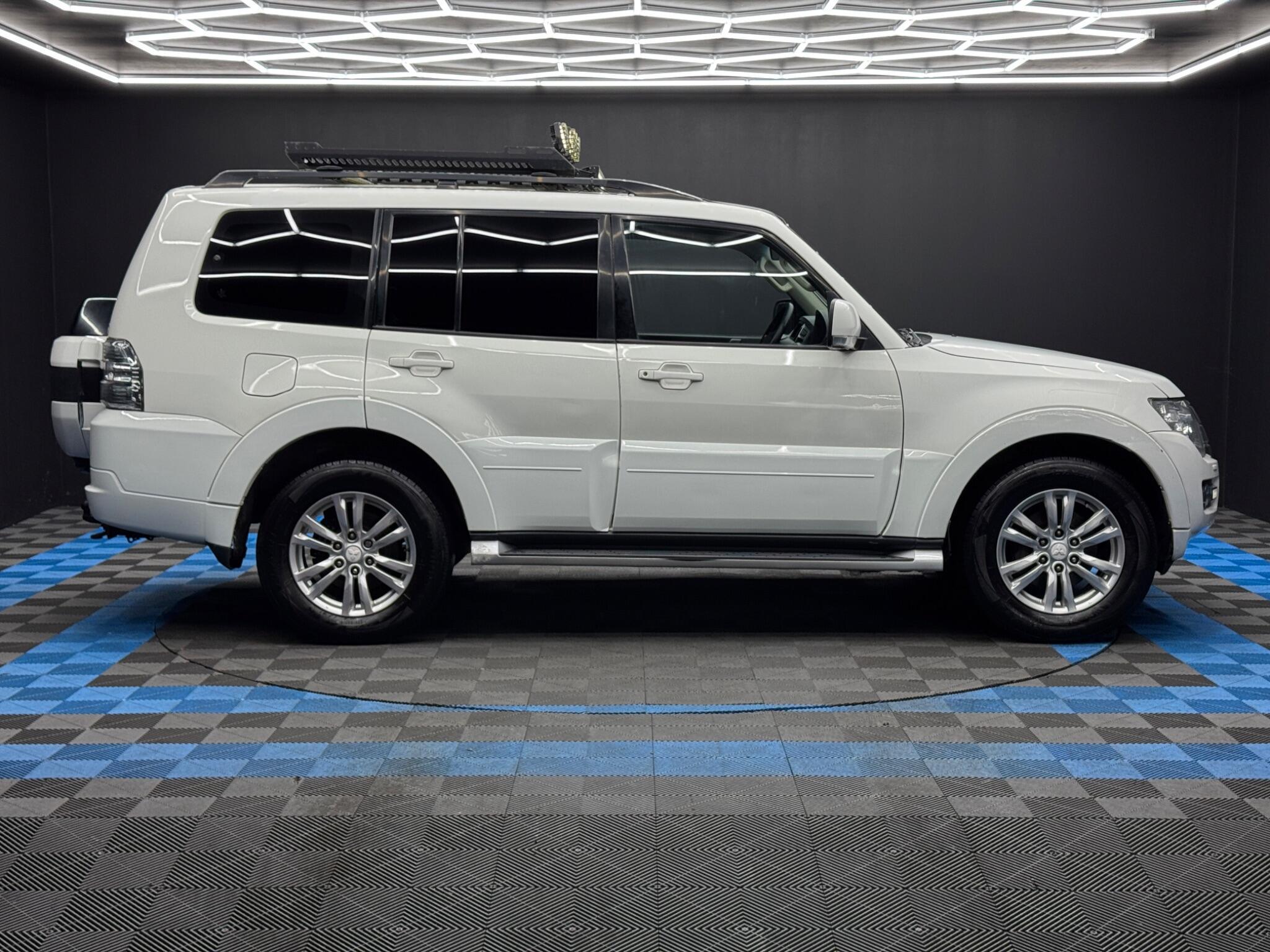 Mitsubishi Shogun - Image 4