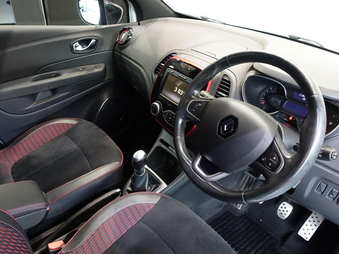Renault Captur - Image 2