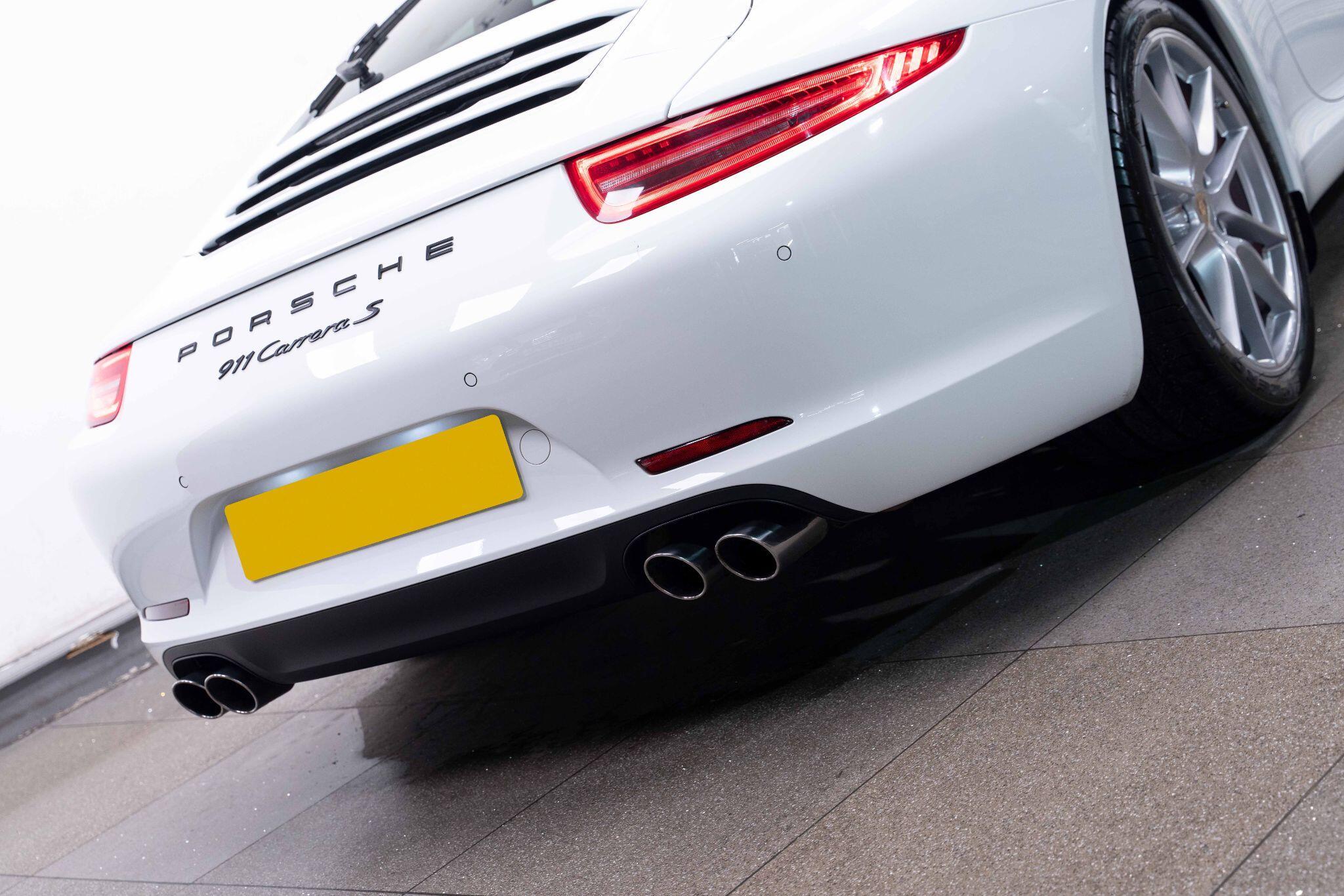Porsche 911 - Image 6