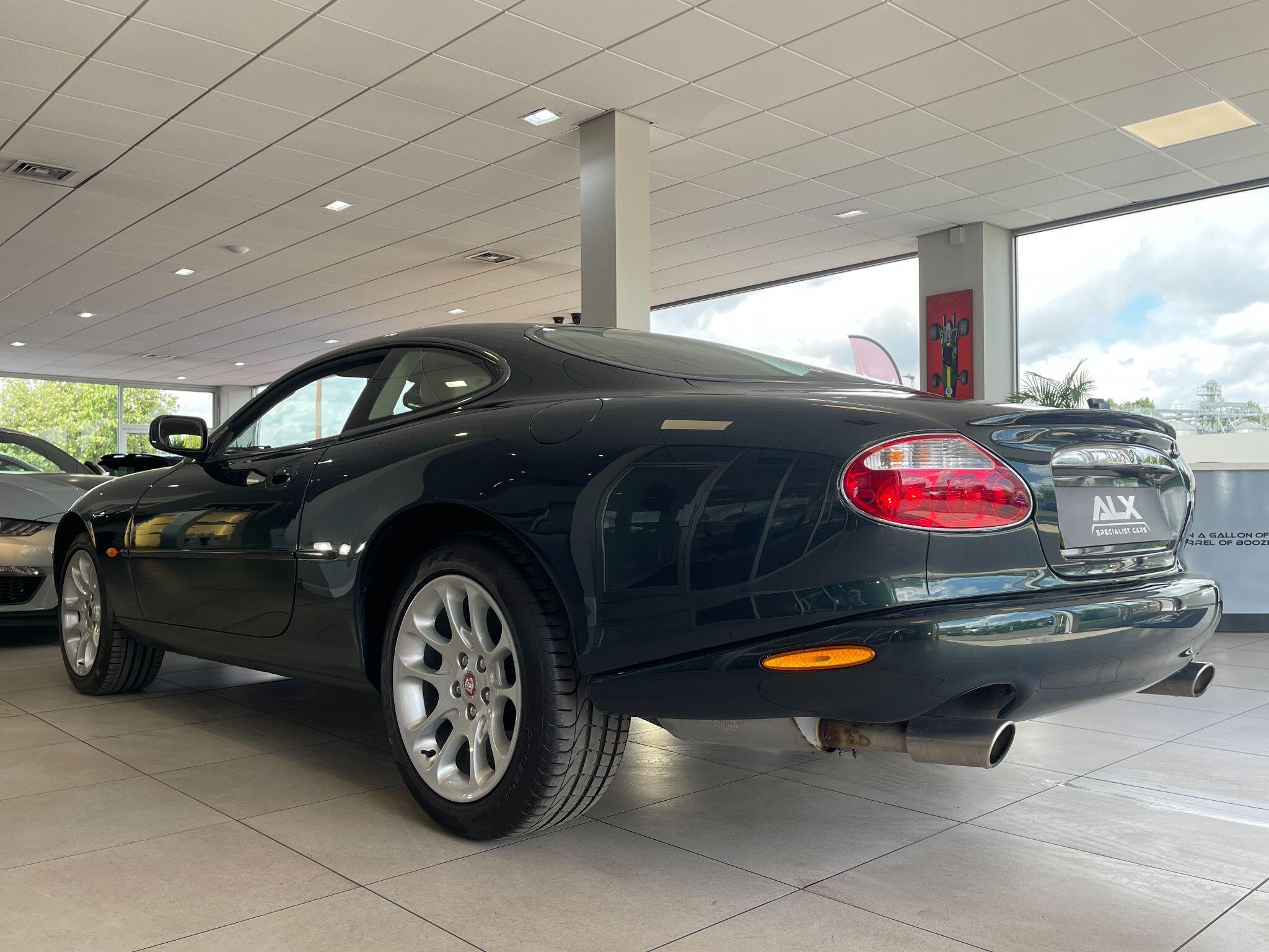 Jaguar XKR - Image 13