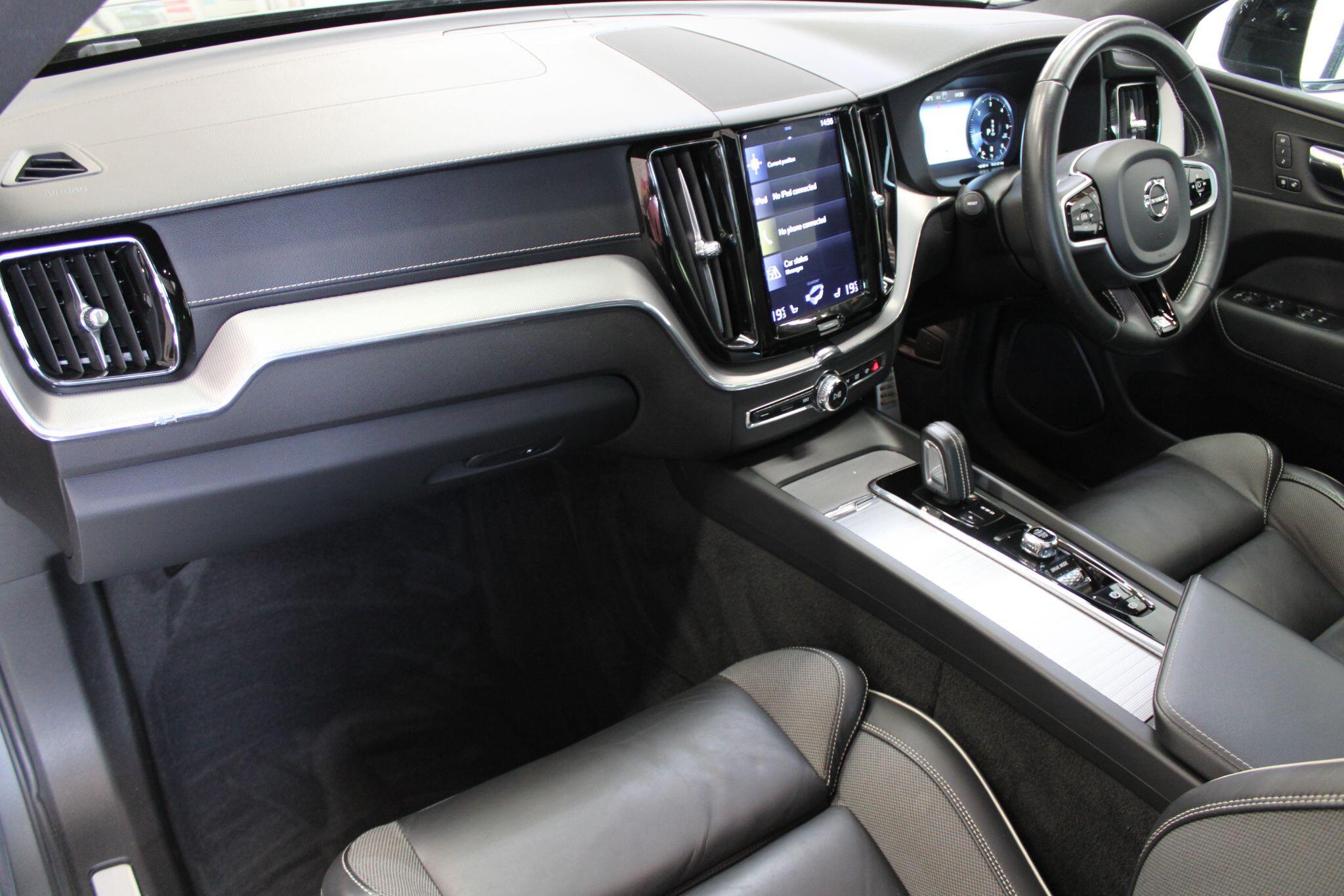 Volvo XC60 - Image 32