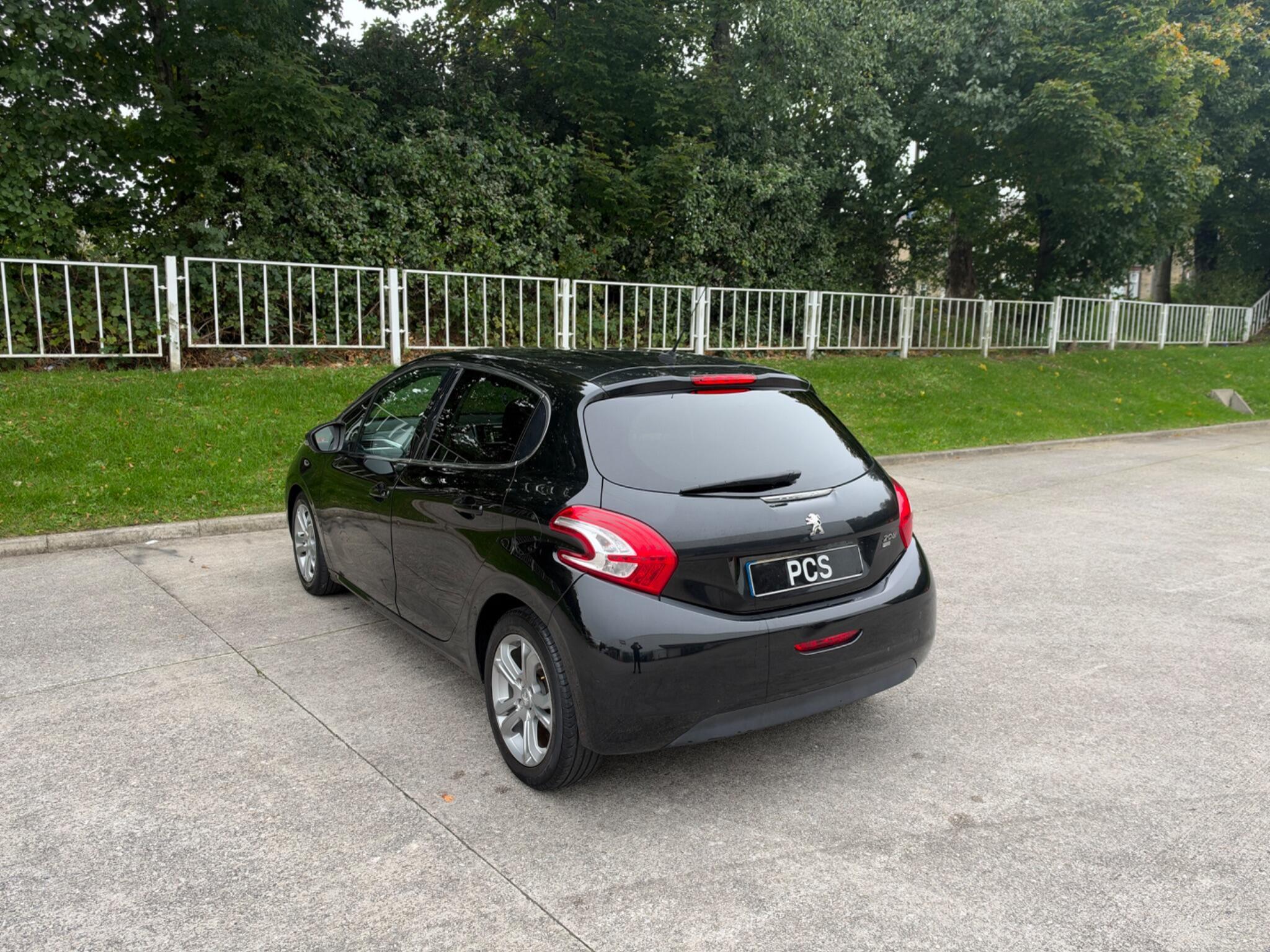 Peugeot 208 - Image 10