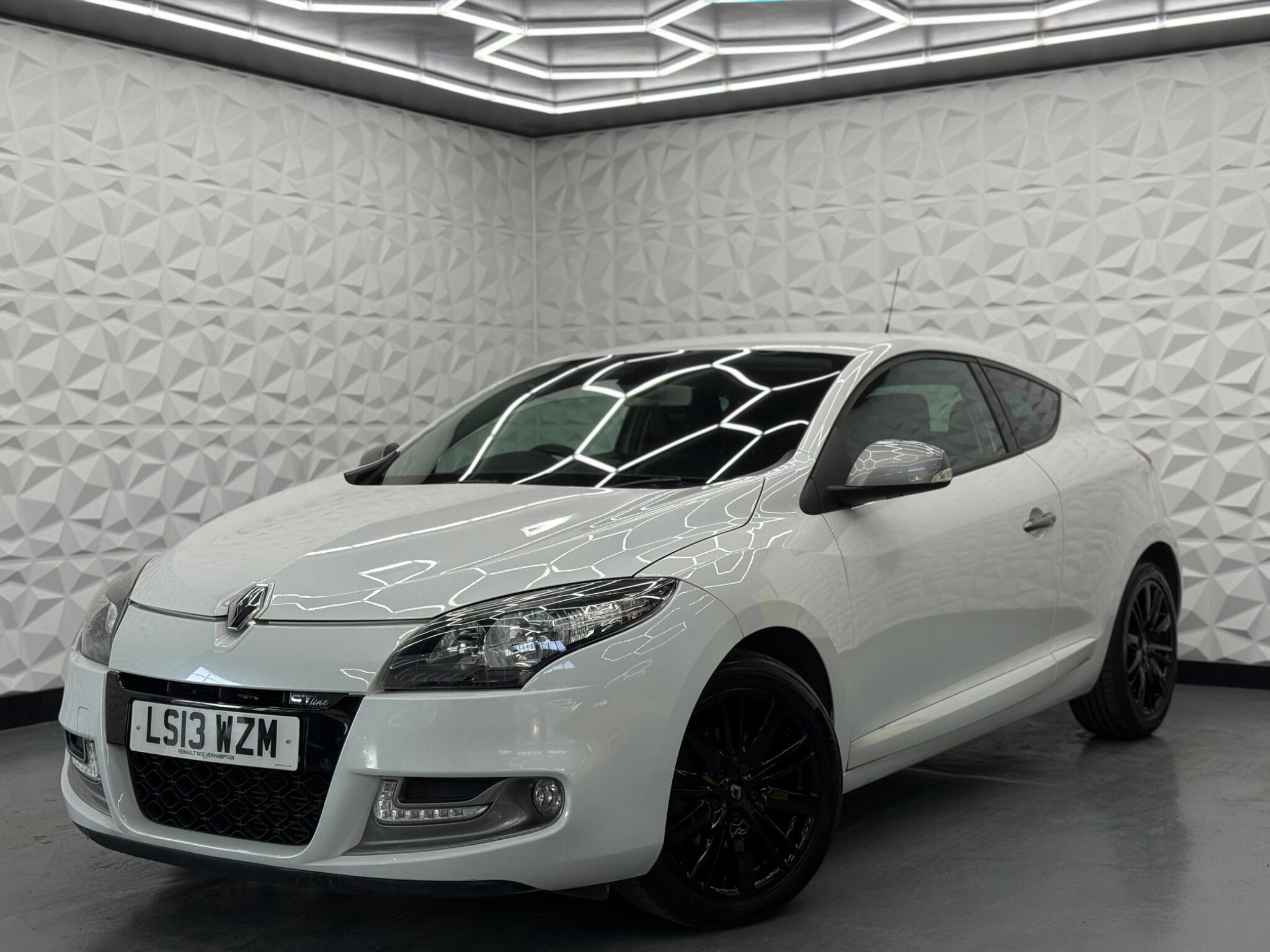 Renault Megane - Image 45