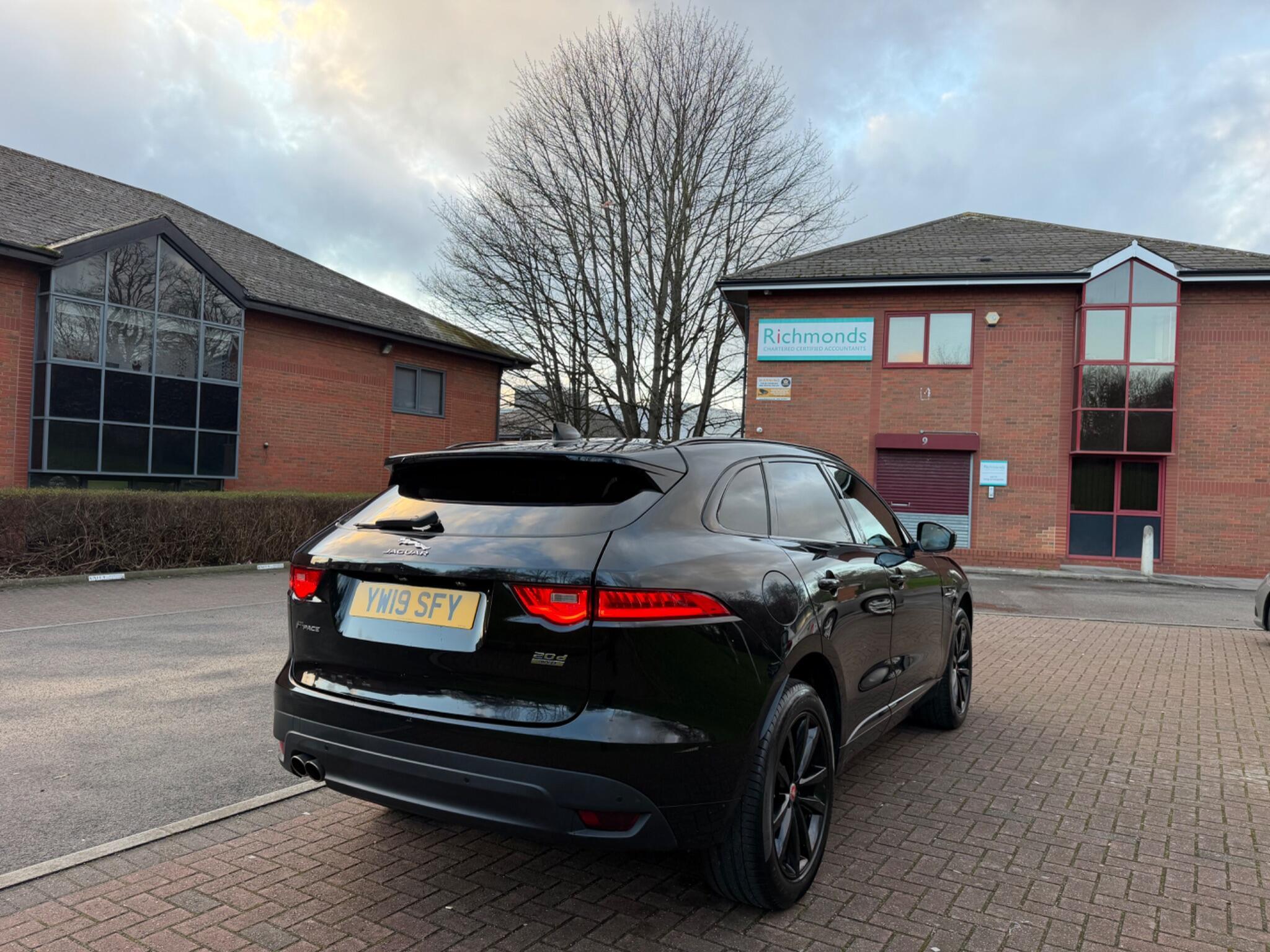 Jaguar F-Pace - Image 18