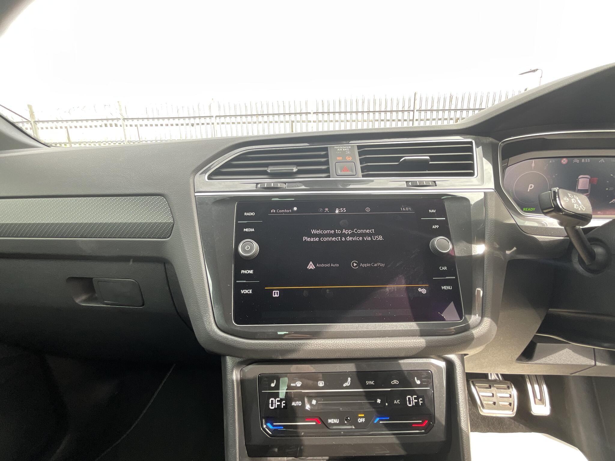 Volkswagen Tiguan - Image 19
