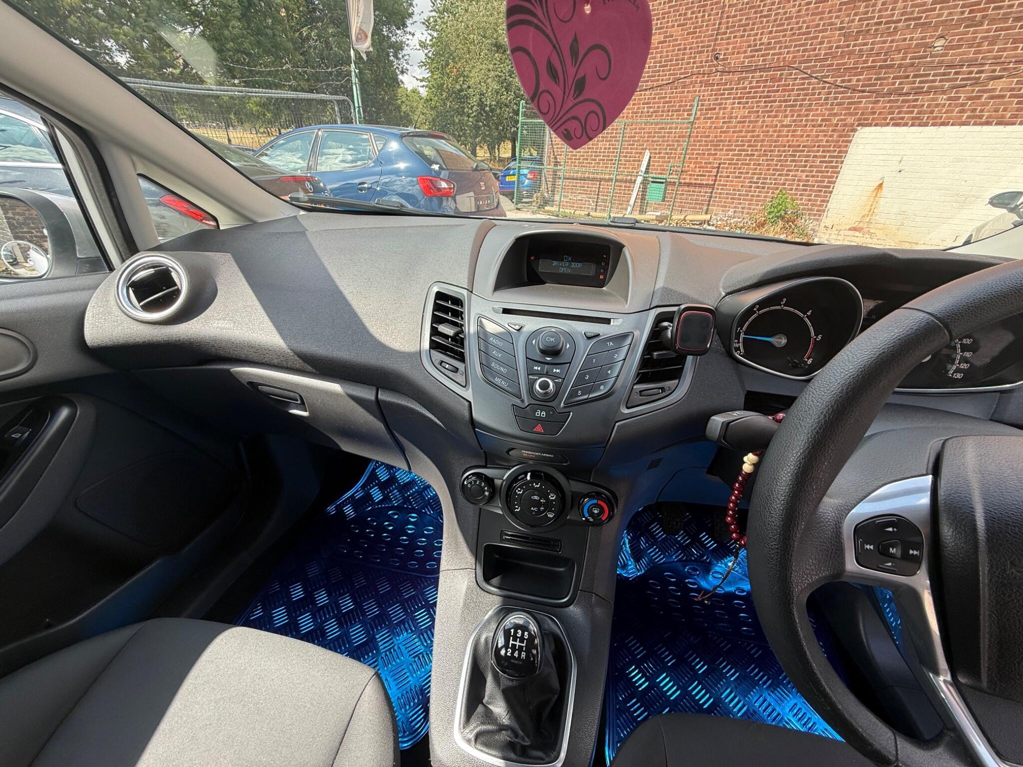 Ford Fiesta - Image 9