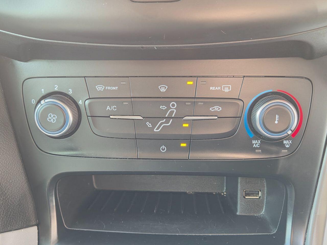 Ford Focus - Image 17