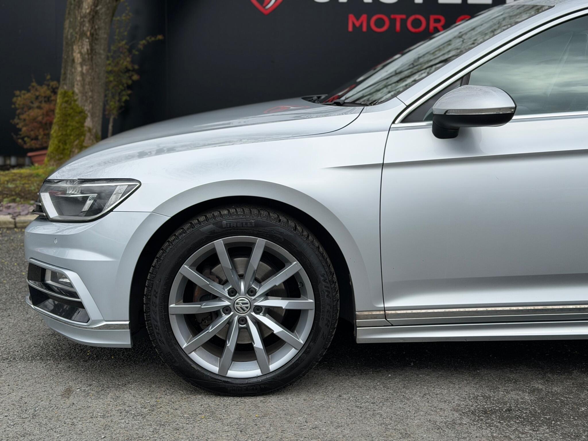 Volkswagen Passat - Image 13