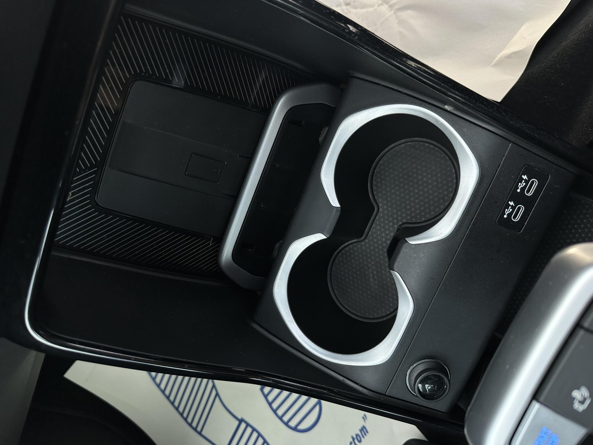 BMW iX1 - Image 11