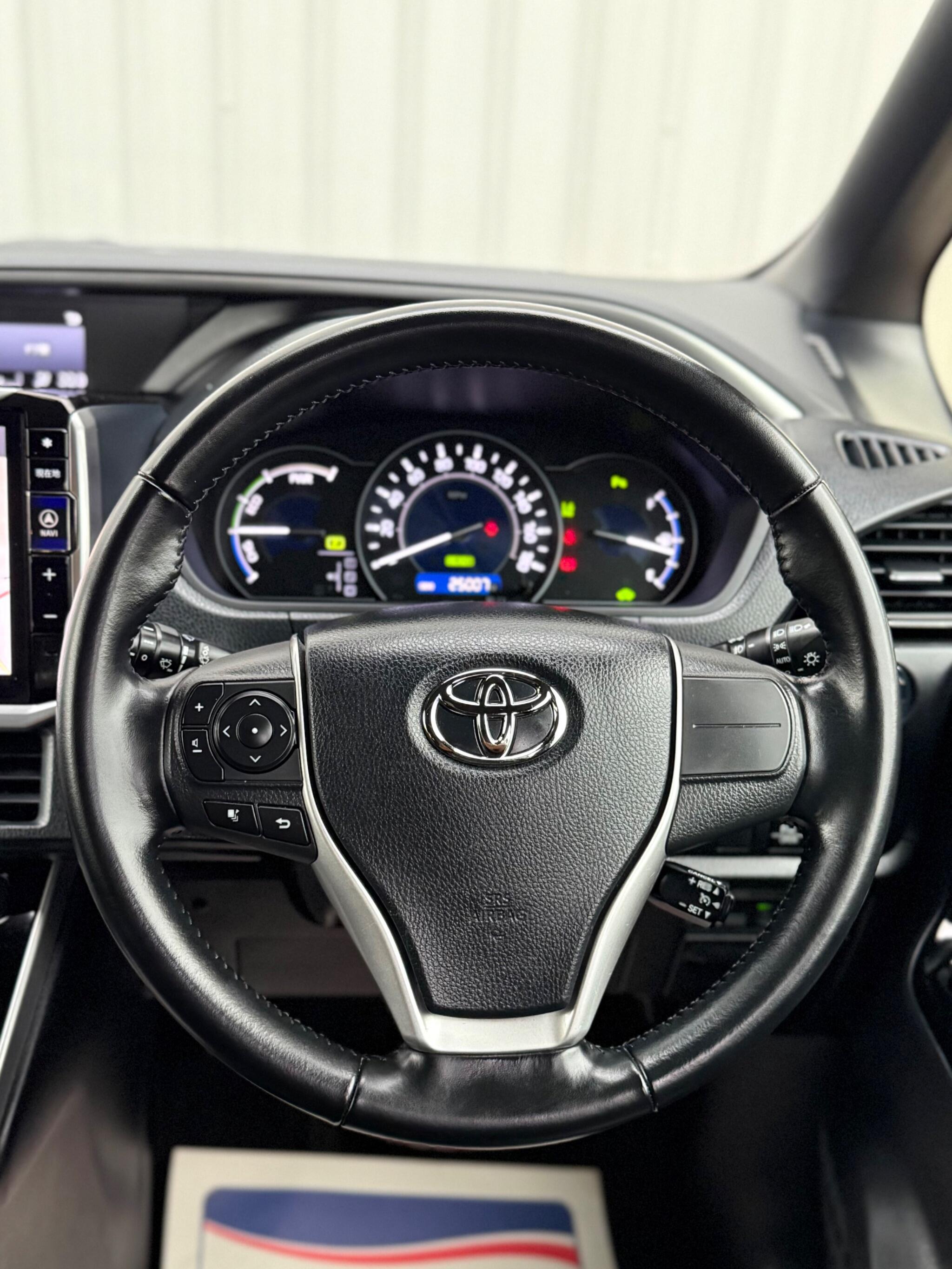 Toyota Voxy - Image 39