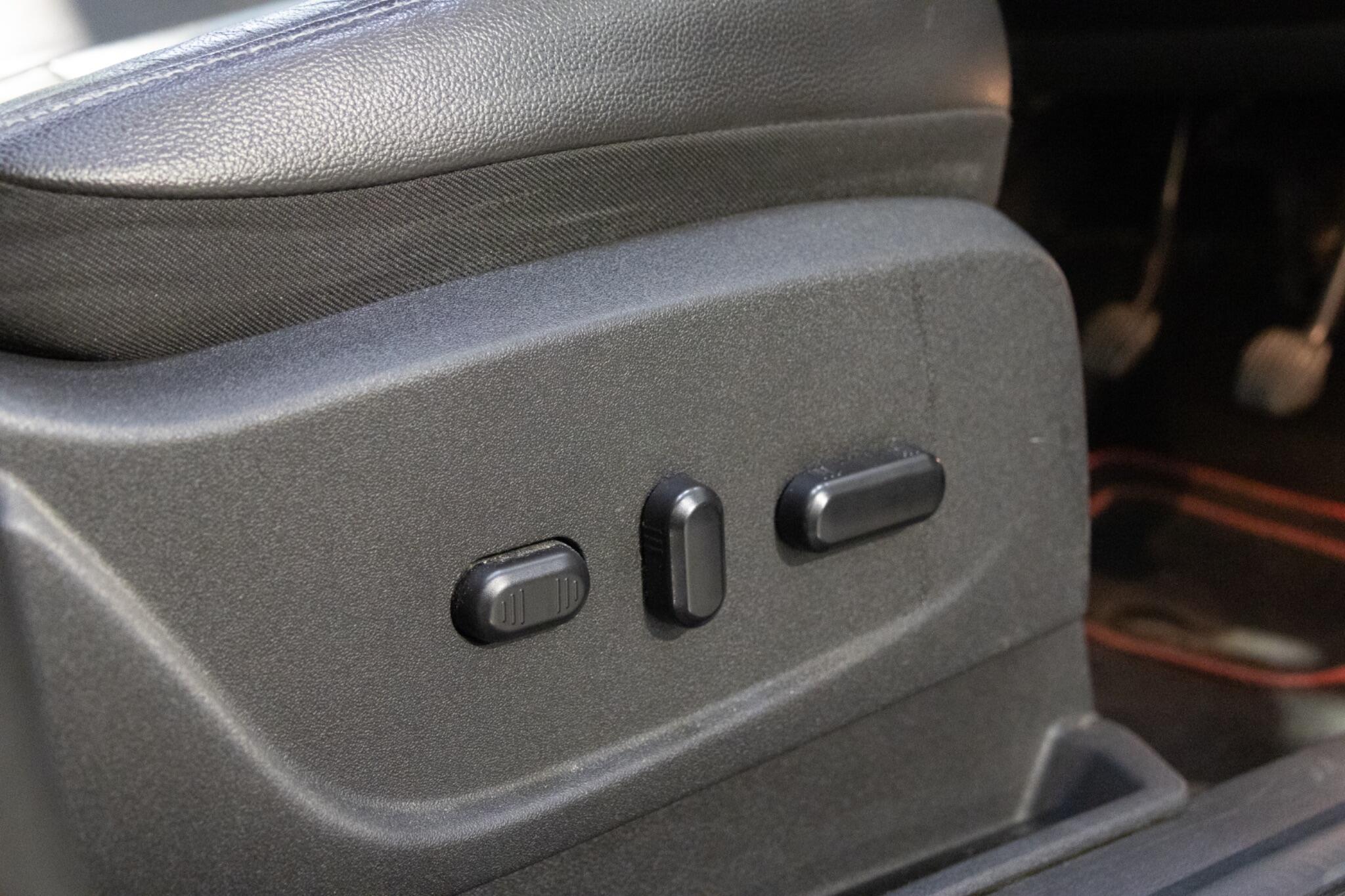 Ford Kuga - Image 17