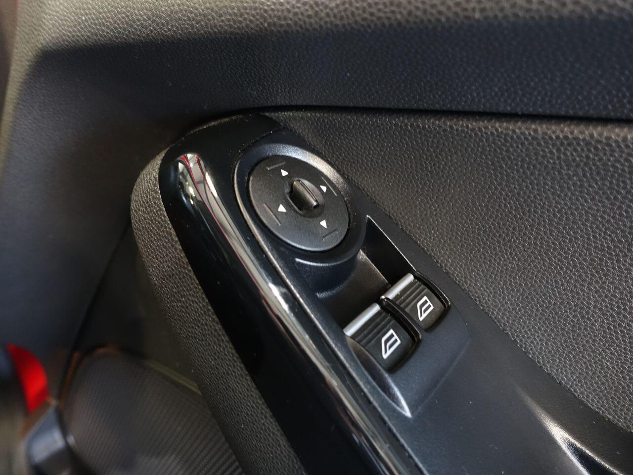 Ford Fiesta - Image 22