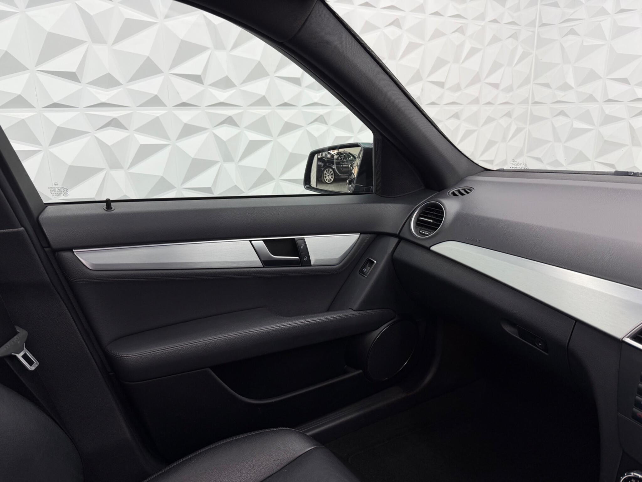 Mercedes C Class - Image 29