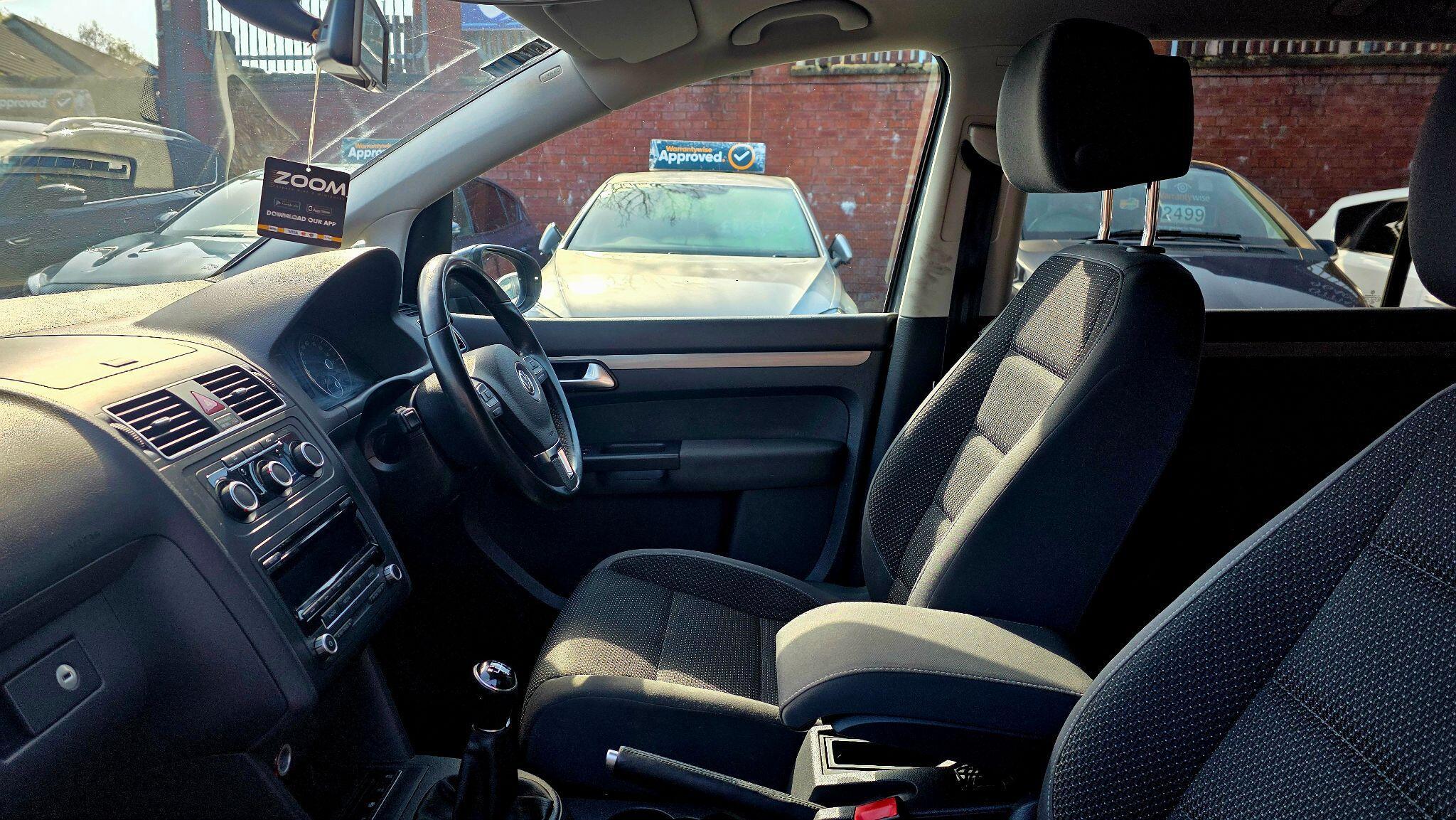 Volkswagen Touran - Image 14