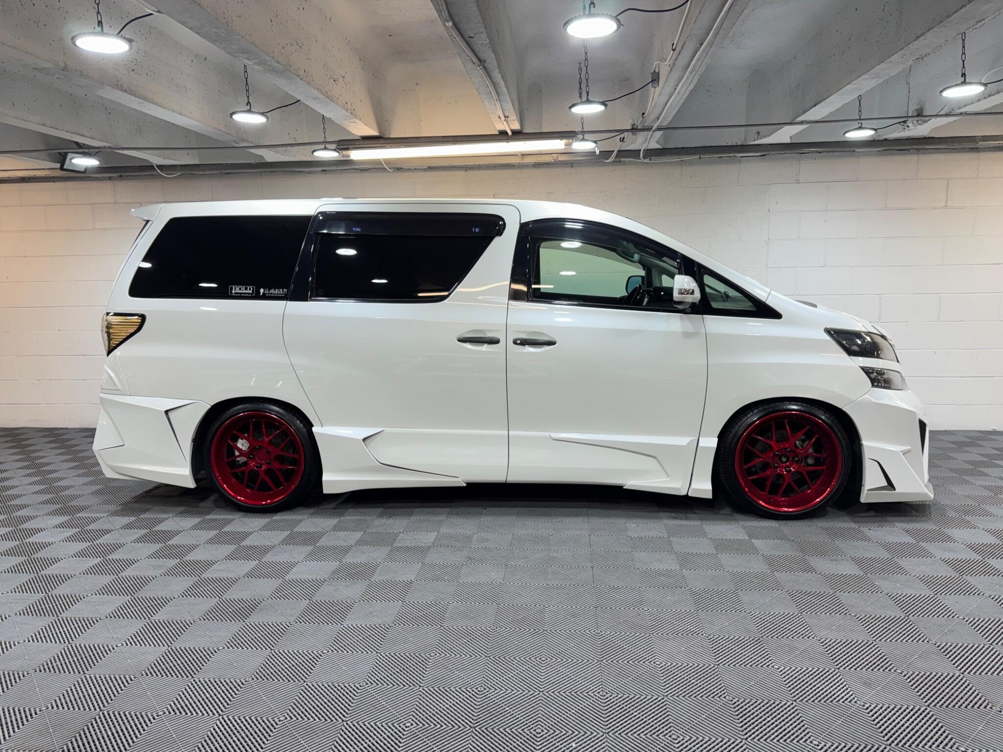 Toyota Vellfire - Image 6
