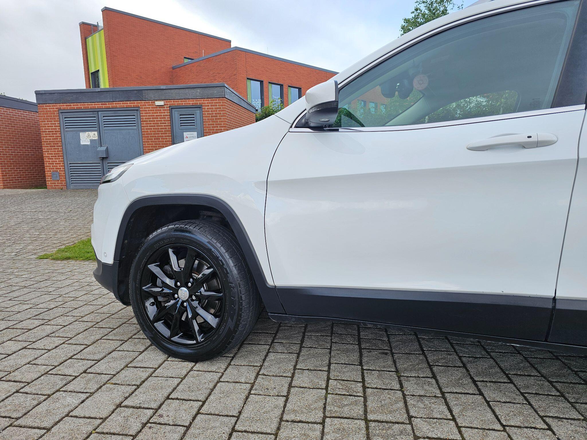 Jeep Cherokee - Image 9