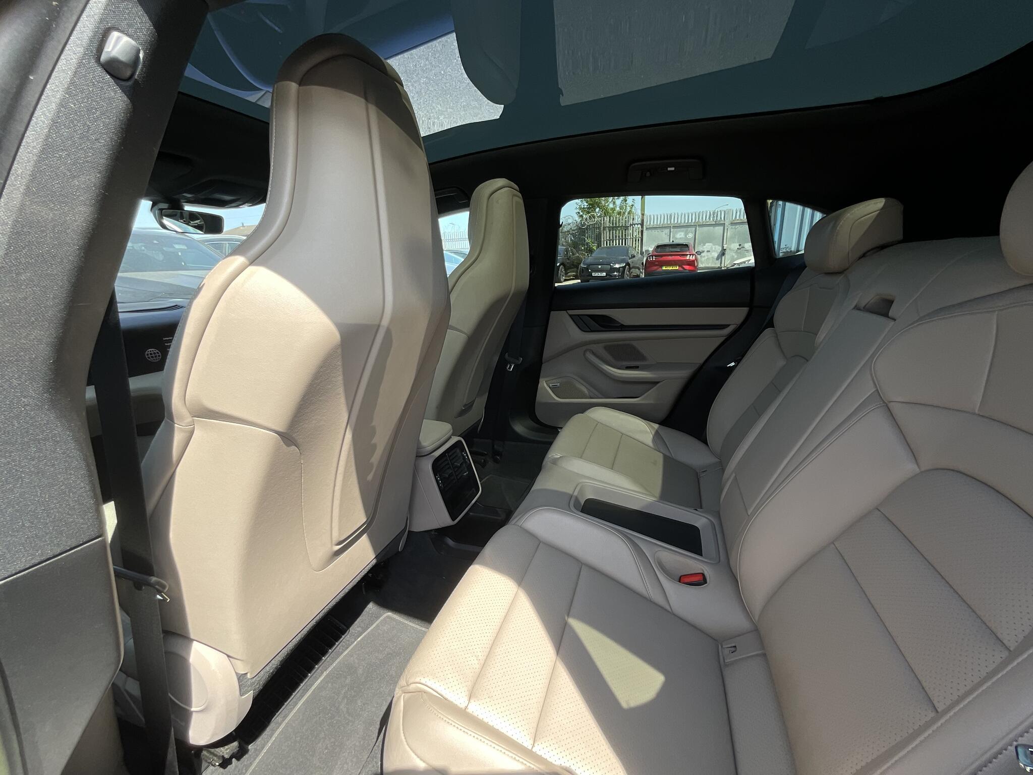 Porsche Taycan - Image 13