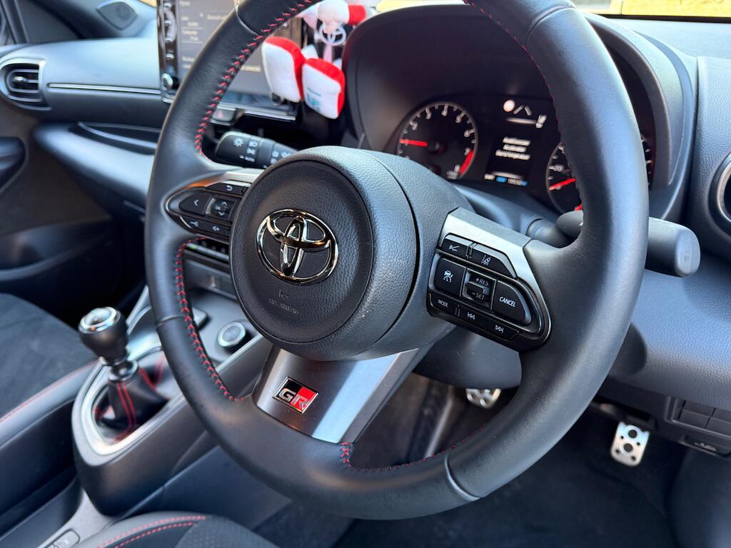 Toyota Yaris - Image 42