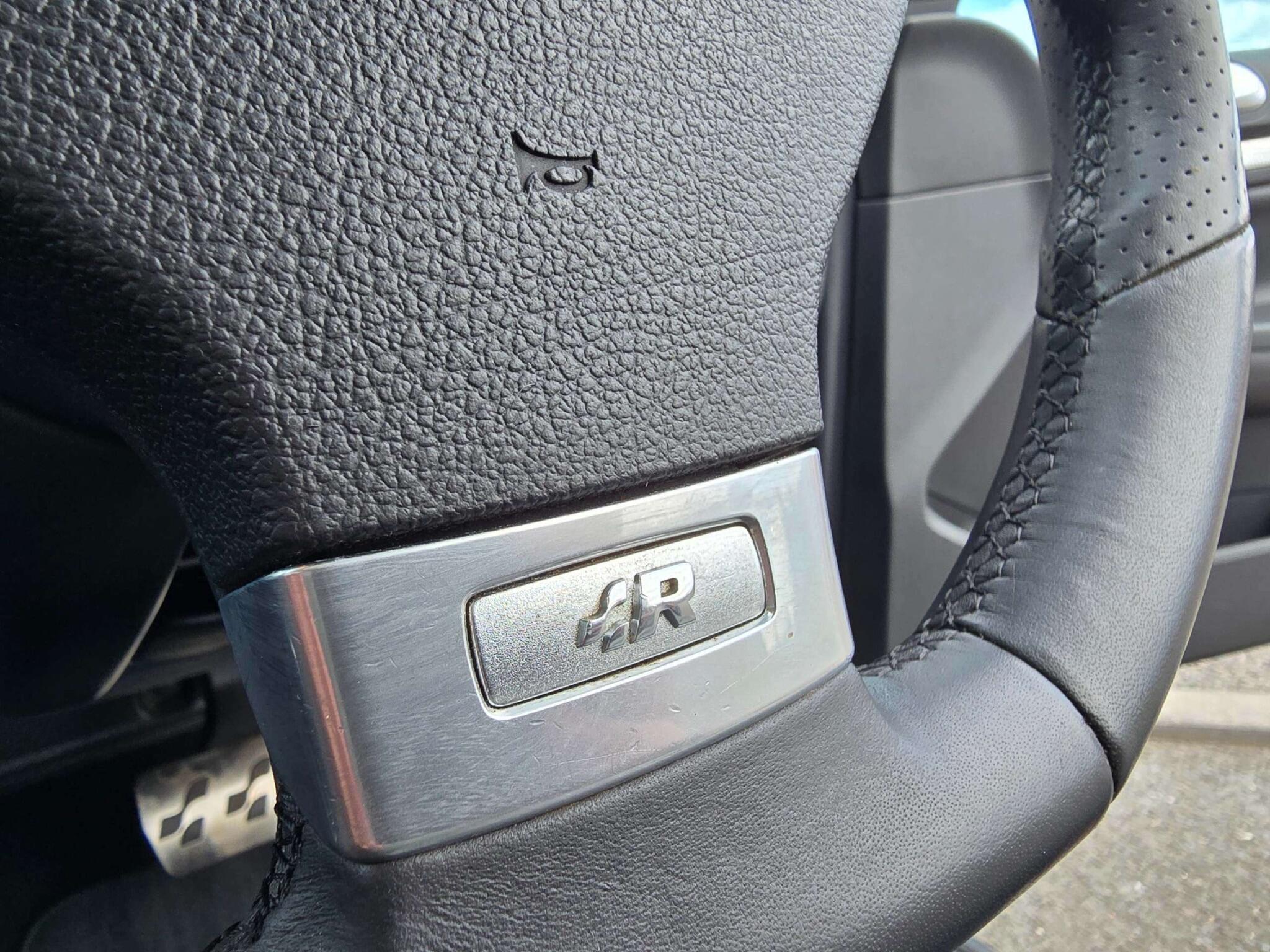 Volkswagen Golf - Image 12