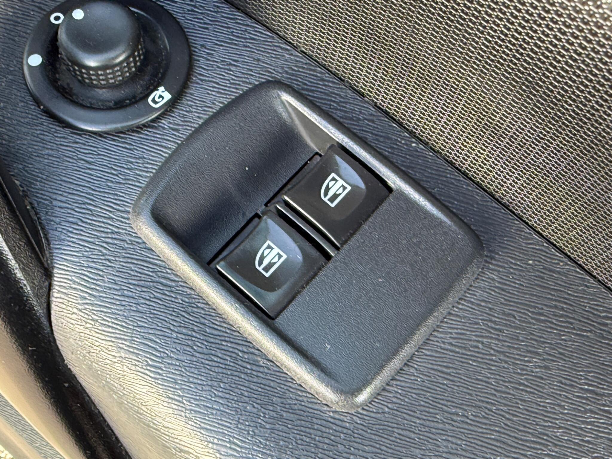 Renault Kangoo - Image 36