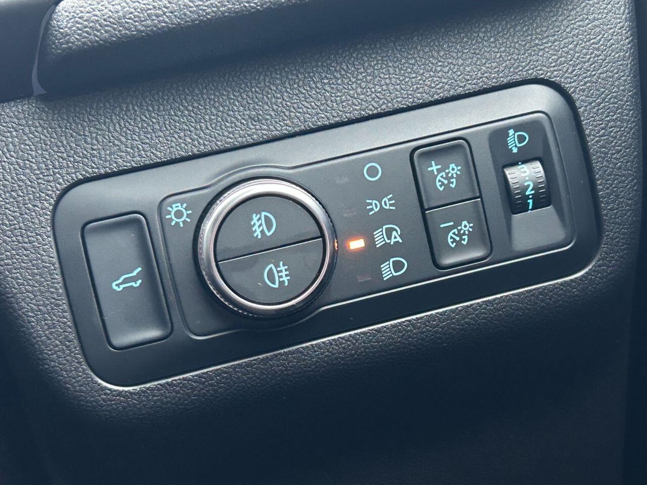 Ford Kuga - Image 25