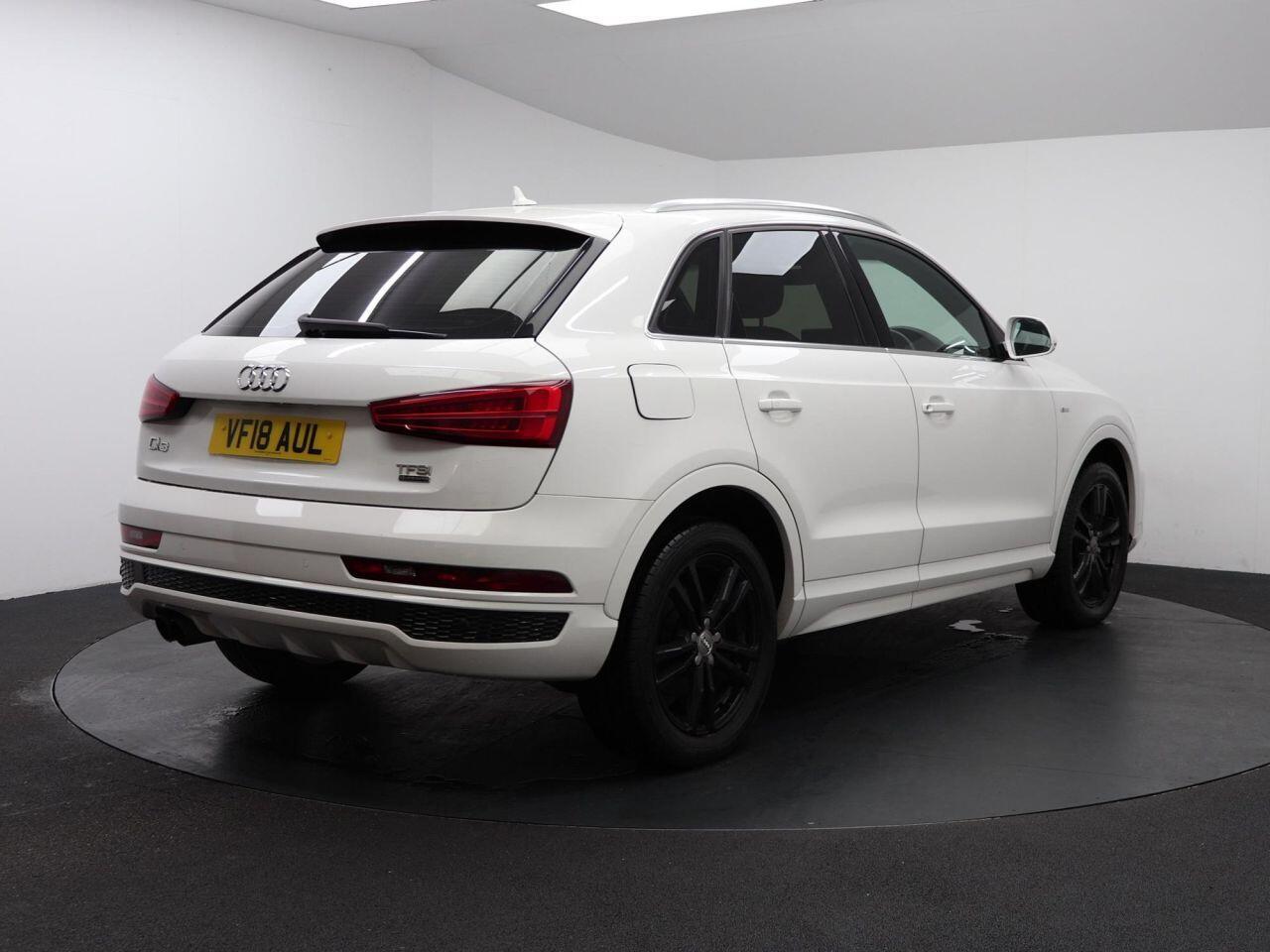 Audi Q3 - Image 12