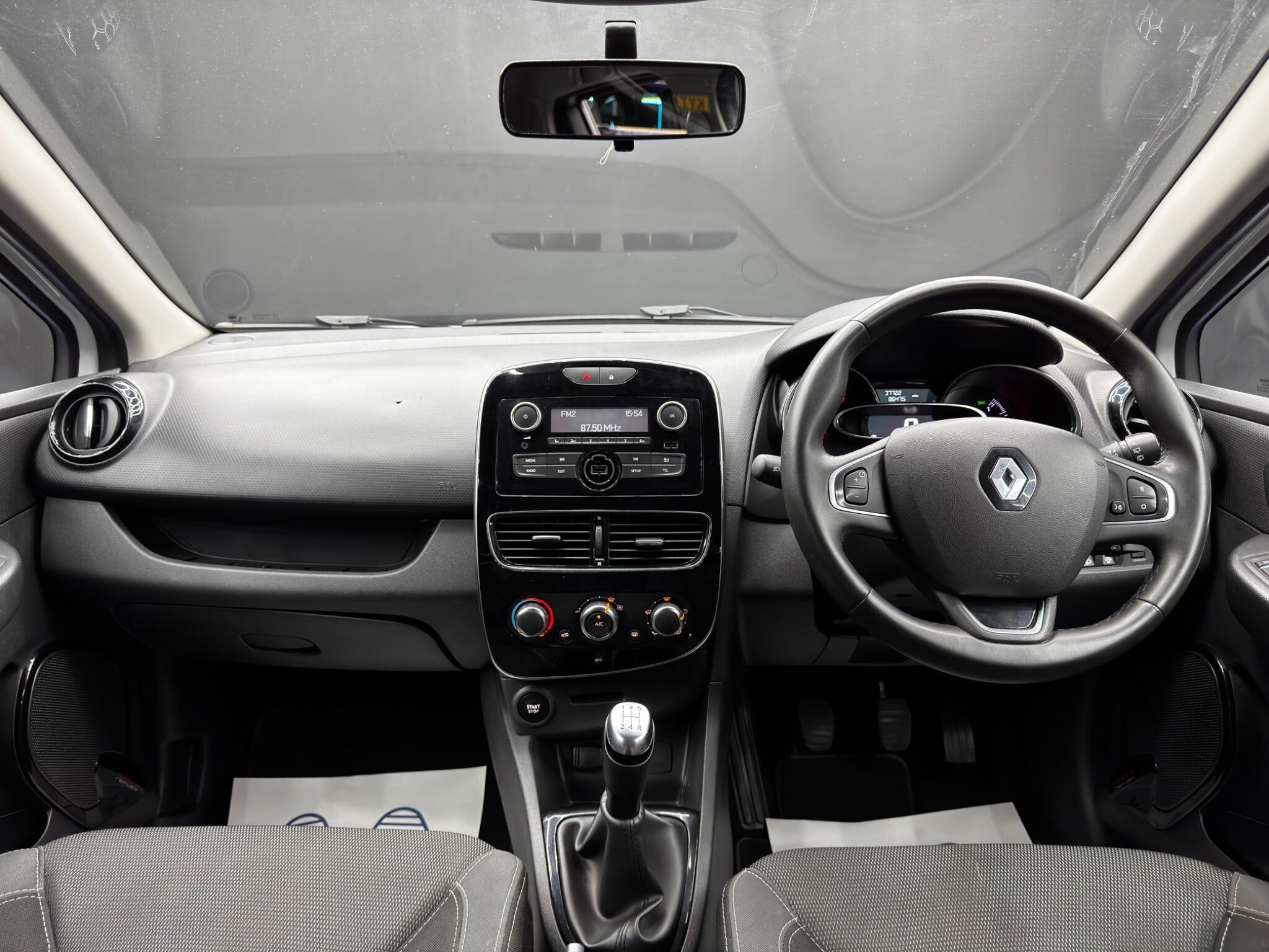 Renault Clio - Image 10