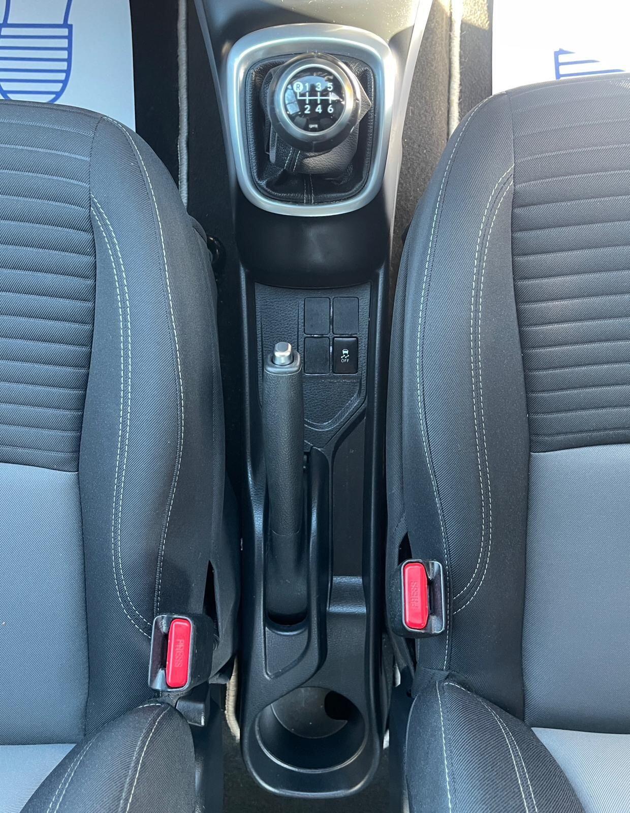 Toyota Yaris - Image 17