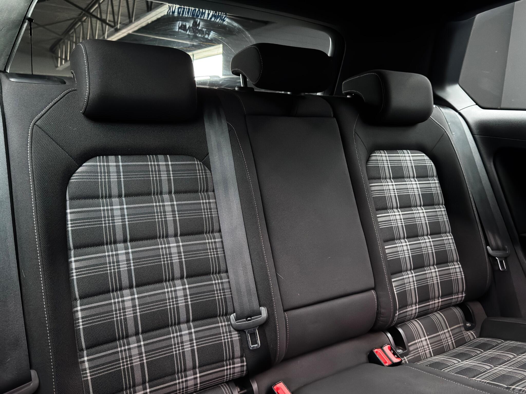 Volkswagen Golf - Image 15