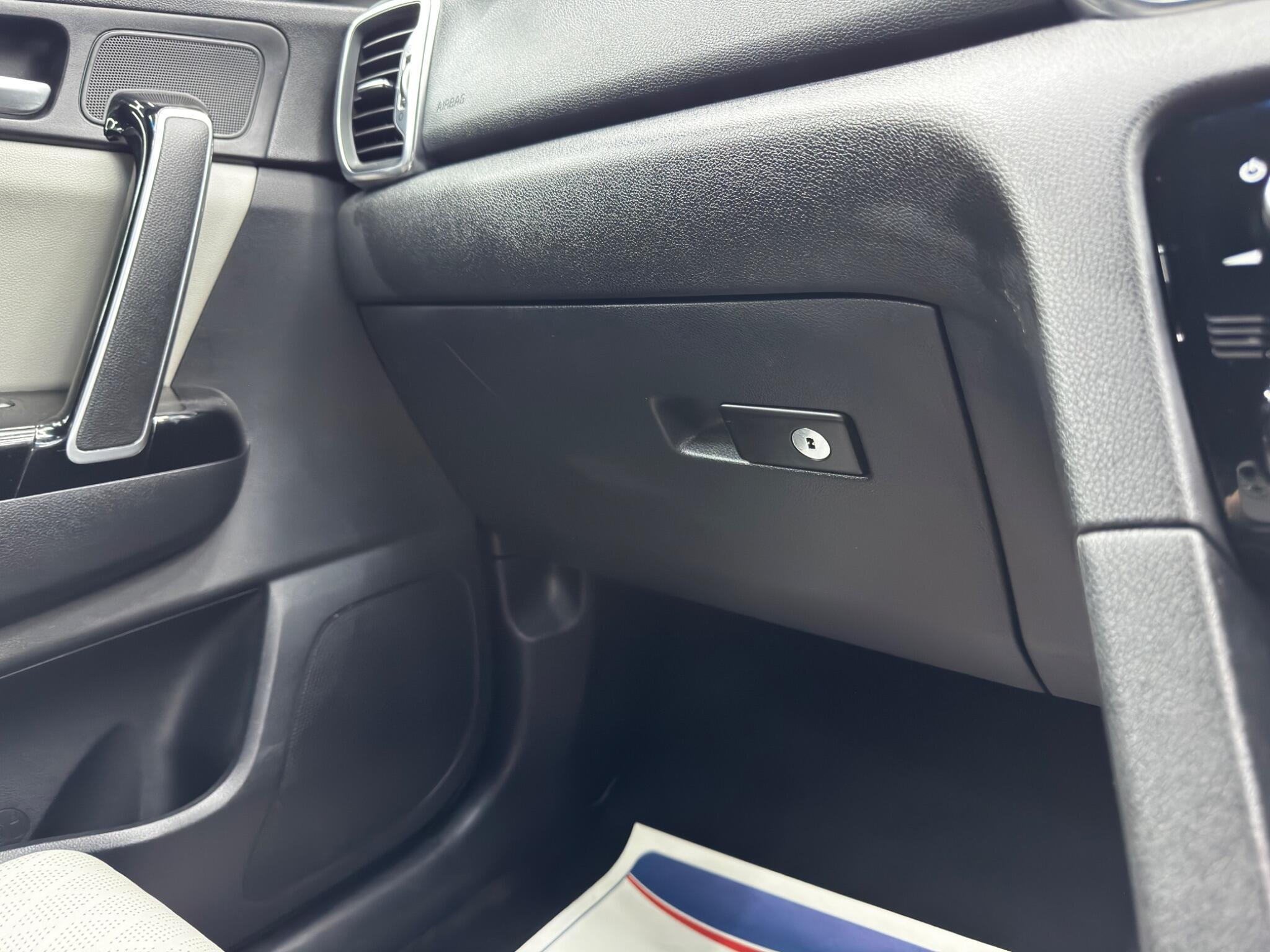 Kia Sportage - Image 32