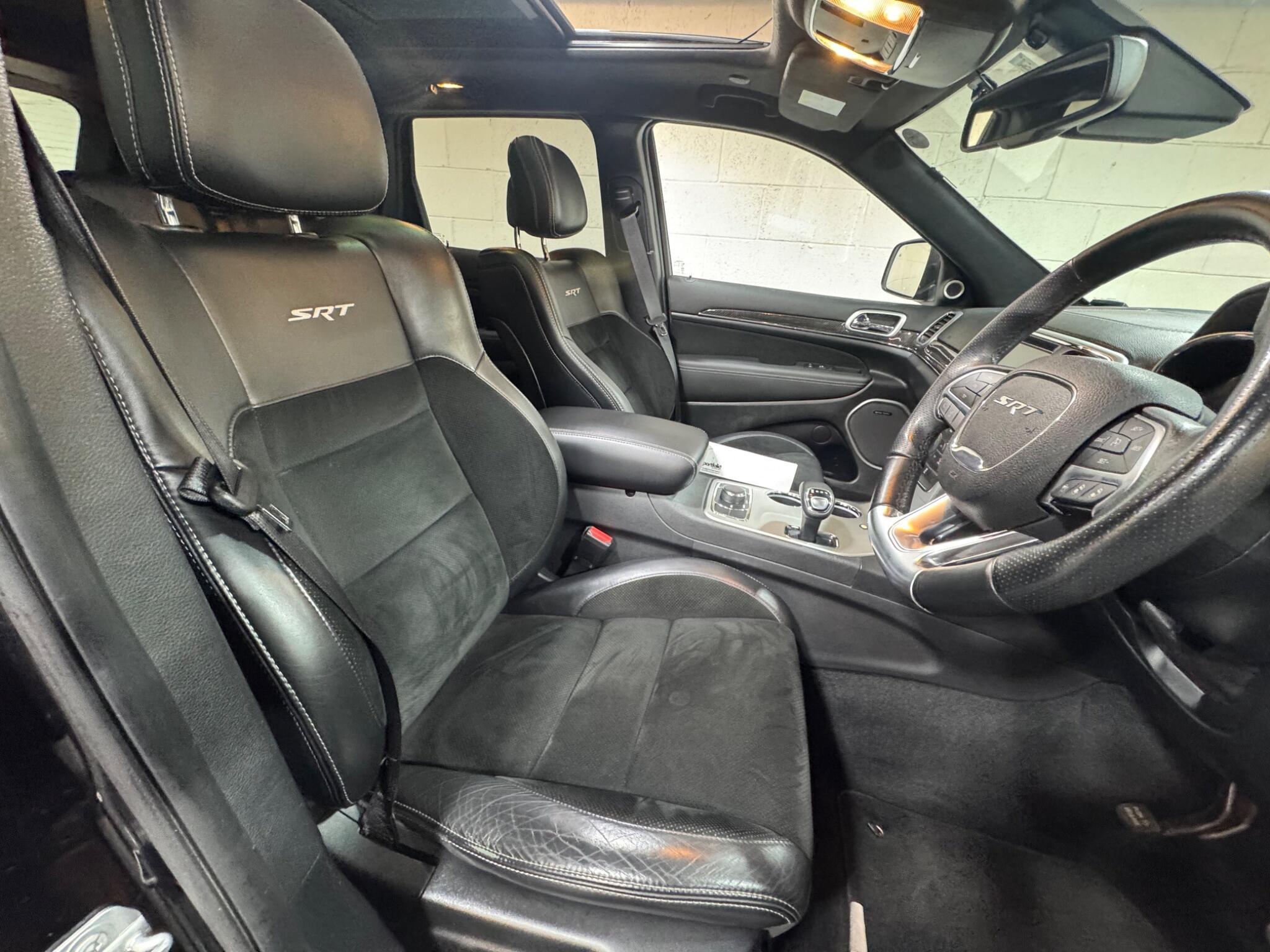 Jeep Grand Cherokee - Image 8