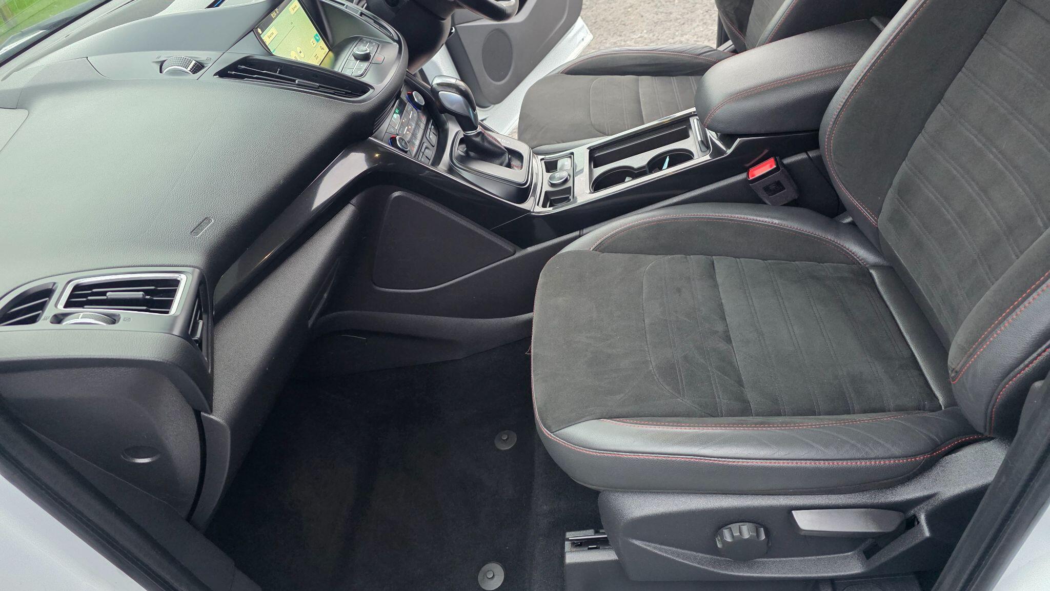 Ford Kuga - Image 33