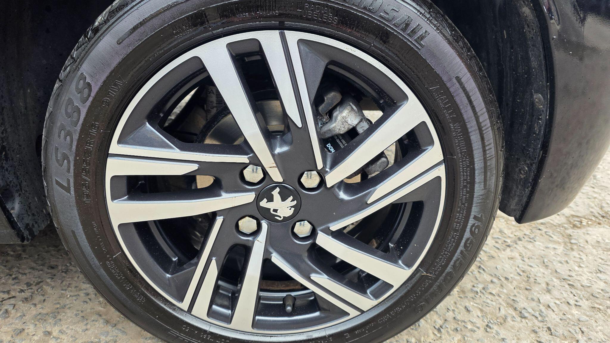 Peugeot 208 - Image 47