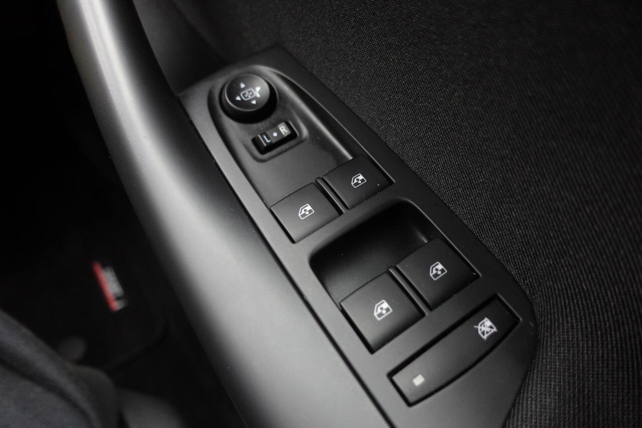 Vauxhall Astra - Image 39