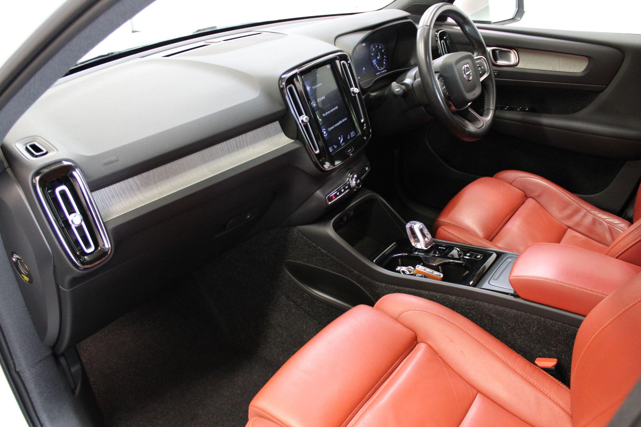 Volvo XC40 - Image 2
