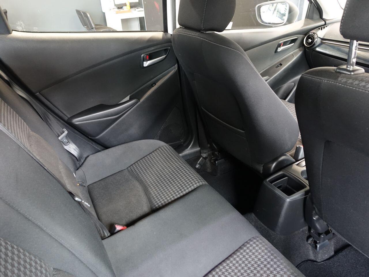 Mazda MAZDA2 - Image 15