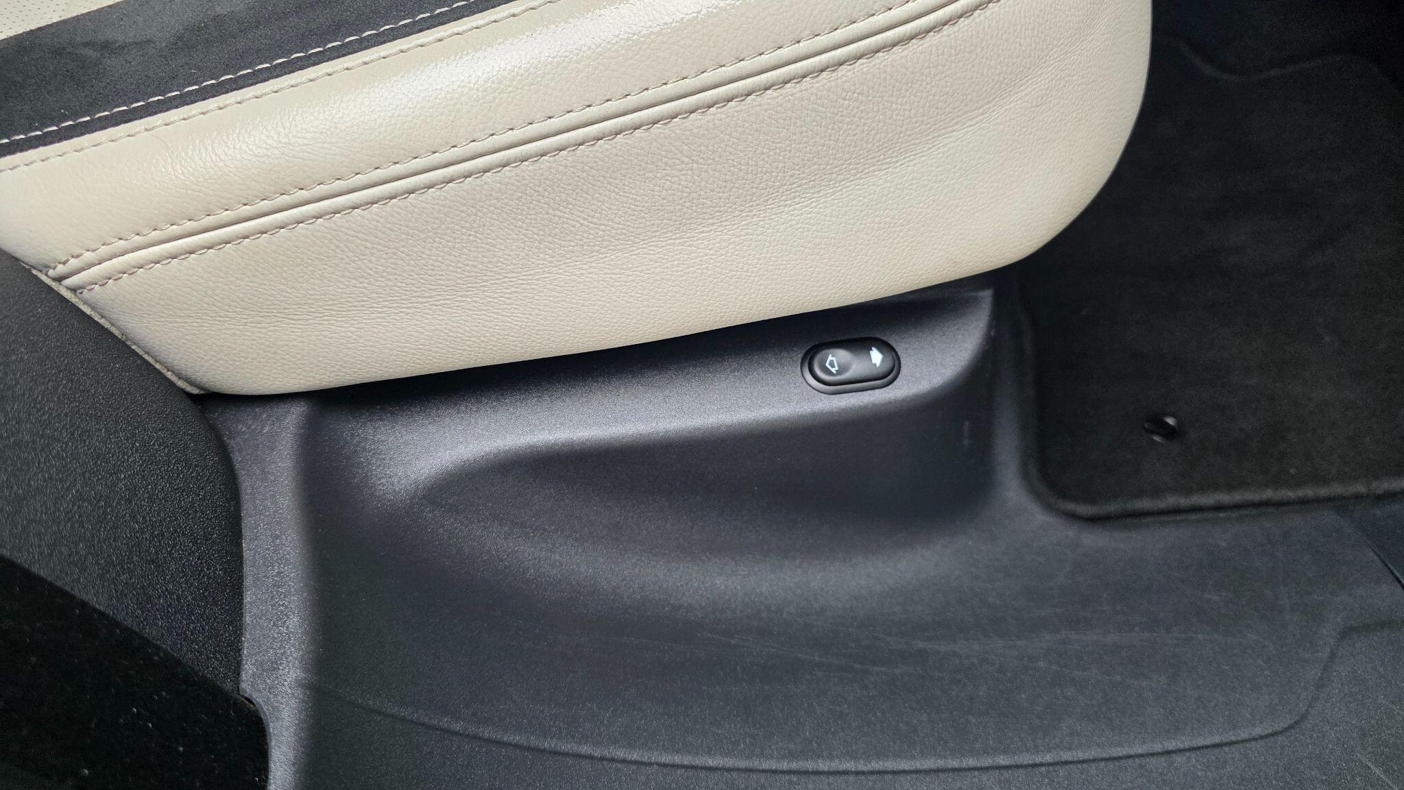 Land Rover Range Rover Velar - Image 50