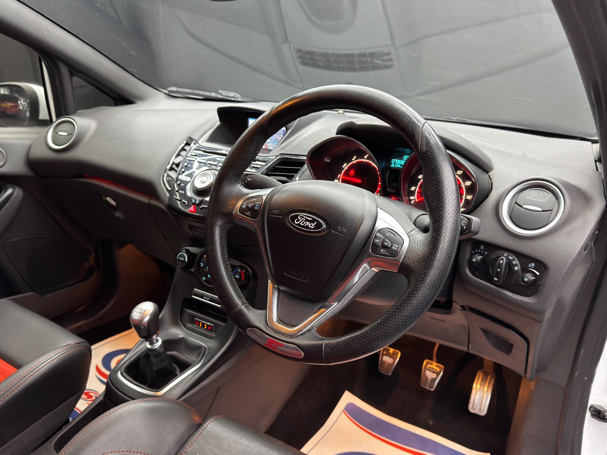 Ford Fiesta - Image 9