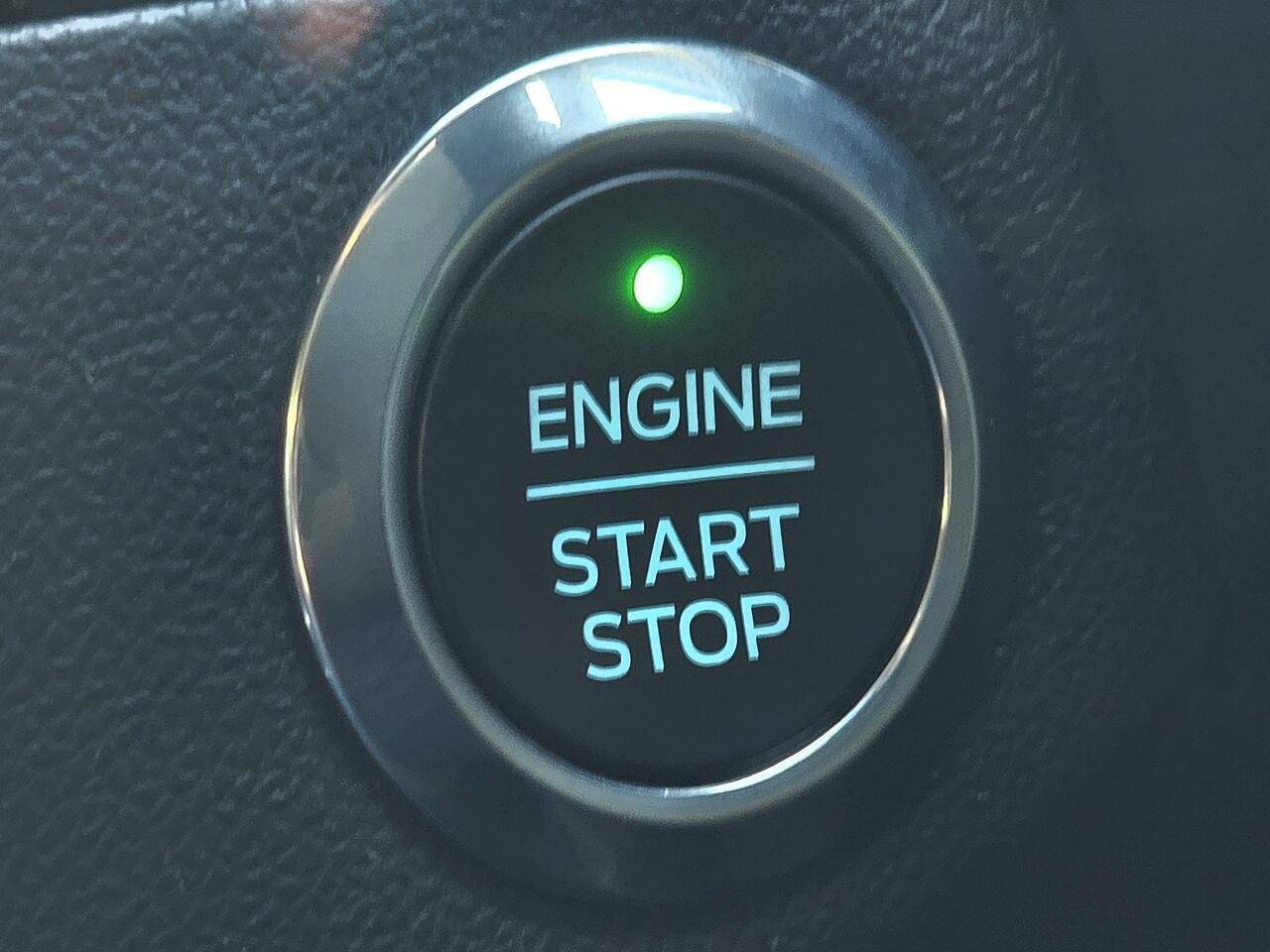 Ford Focus - Image 32