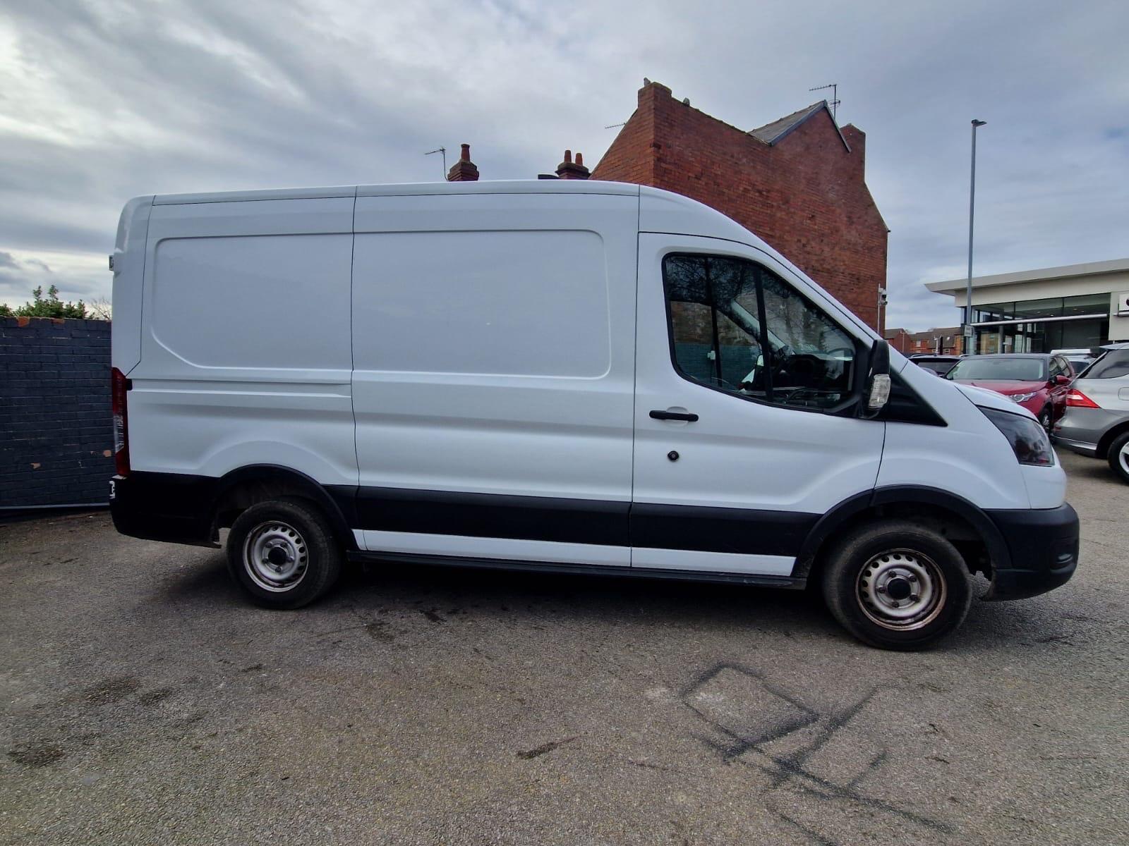Ford Transit - Image 6