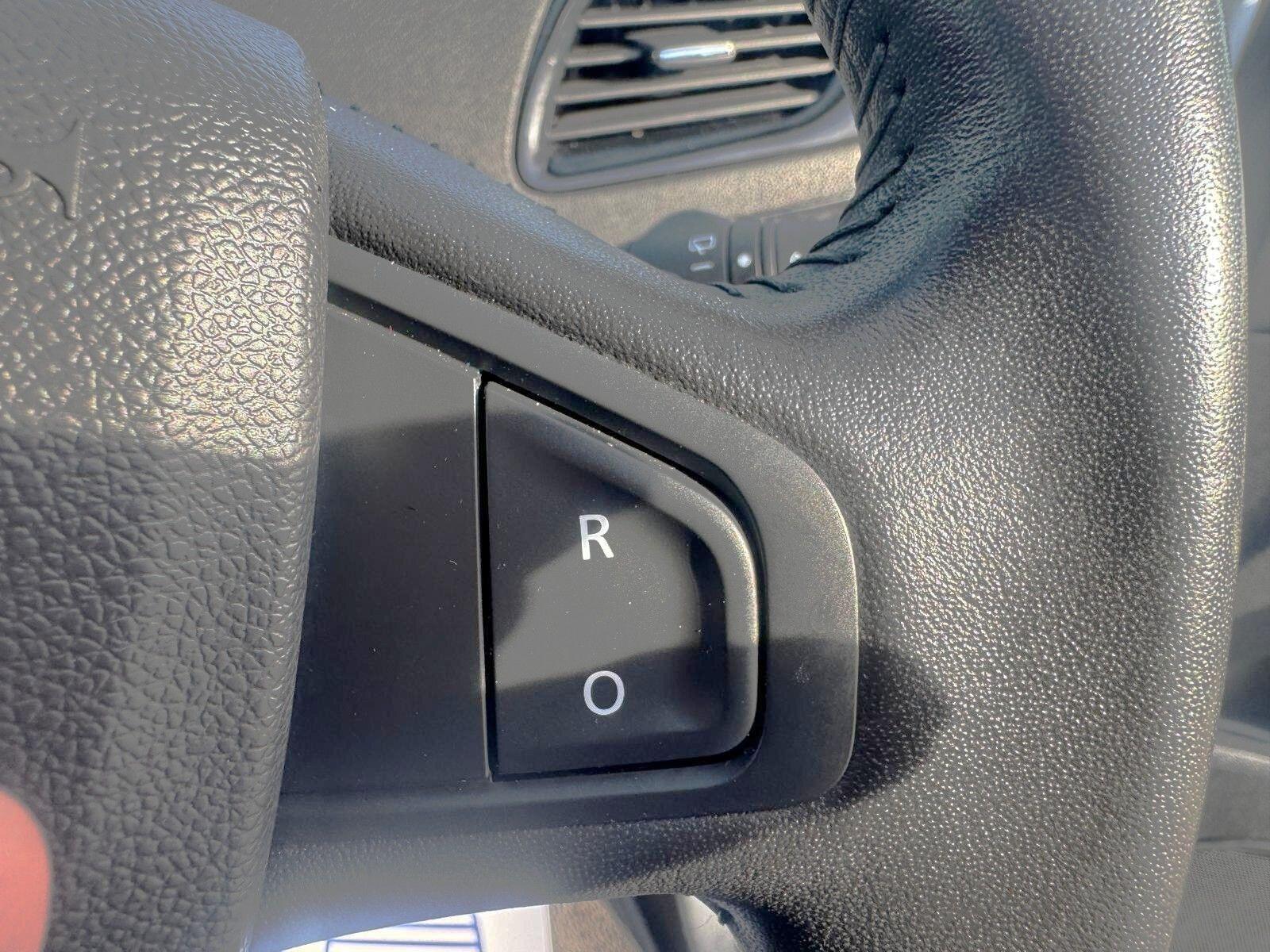 Renault Grand Scenic - Image 33