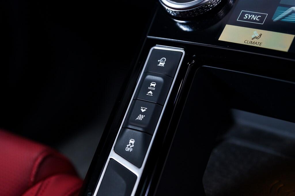 Jaguar I-Pace - Image 21