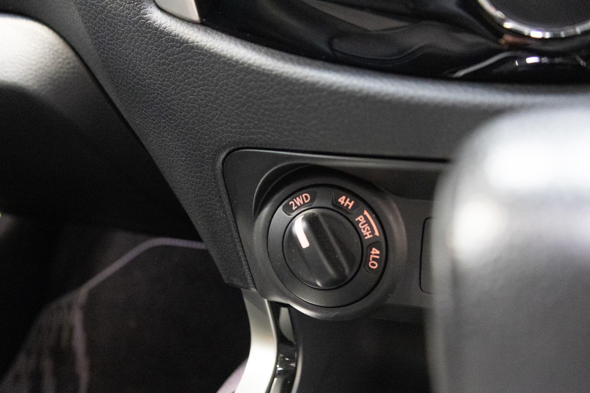 Nissan NAVARA - Image 16